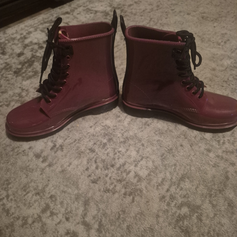 Michael Kors Red Boots - Picture 3 of 6